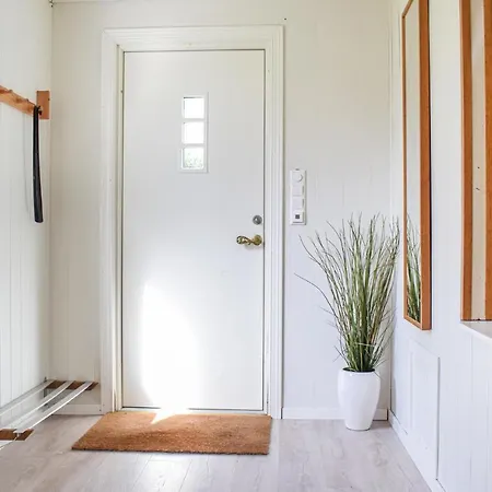 Dom wakacyjny Amazing In Torangsvag With Wifi Skar