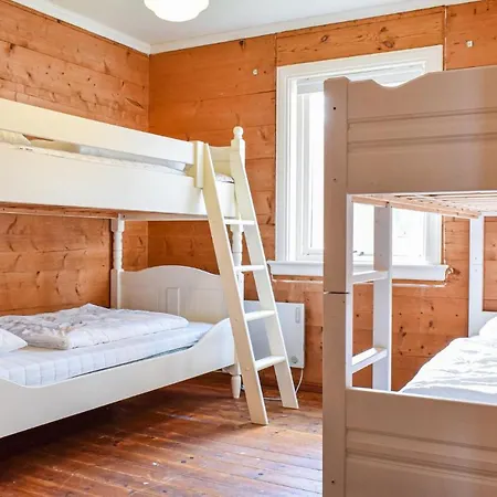 Dom wakacyjny Amazing In Torangsvag With Wifi *